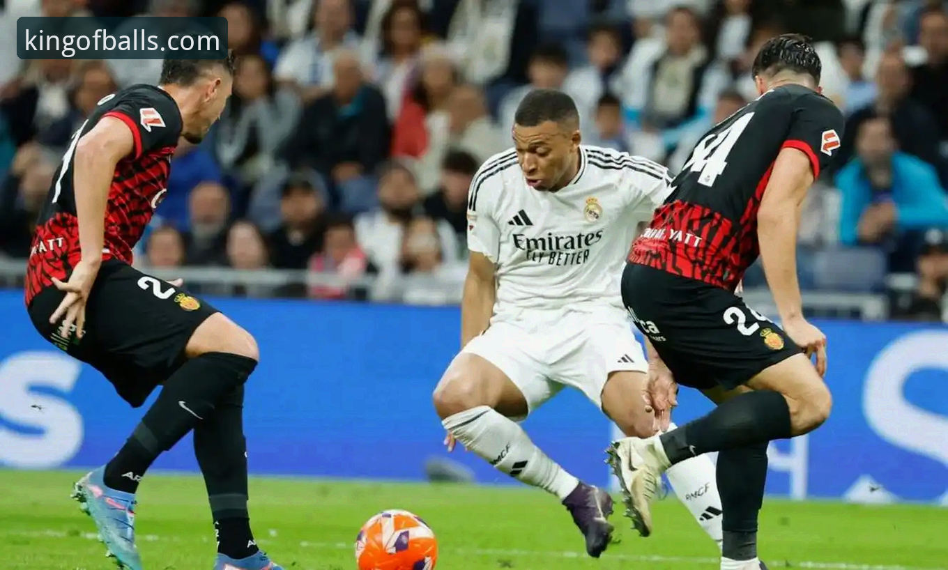 皇马客场复仇本菲卡：一场战术与情绪的博弈详解